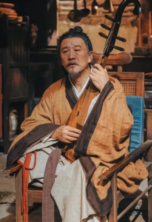 咱来唠唠《清明上河图密码》里的老爹赵离，这人看着不起眼，实则身份大有文章！

