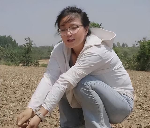 河南24岁女孩当村长! 并让村子火出圈, 当事人表示: 农村大有可为