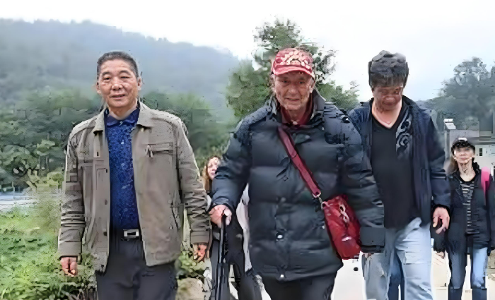 1987年，已失踪38年的老兵唐志平从台湾回到山东老家，弟弟吓出一身冷汗：“三哥