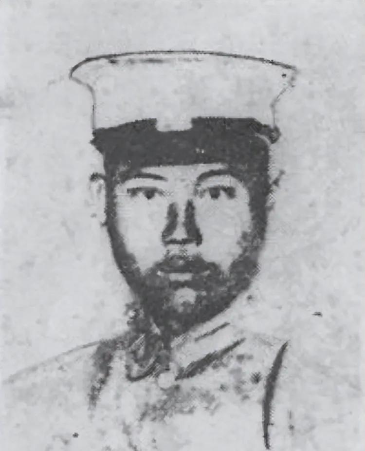 1935年，张学良听说王家烈没有坐过飞机，就邀请他一起登机，谁知刚起飞，张学良就