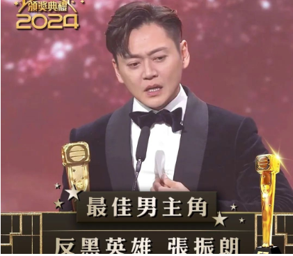 今年TVB颁奖礼，哎，真是热闹非凡！红毯依旧是那个味儿，土到掉渣！往年也吐槽过，