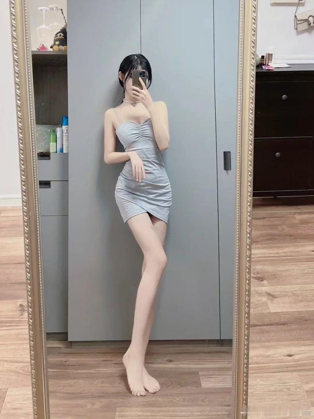 还是老爸眼光毒辣找了个身材这么好的后妈哈哈哈哈哈
