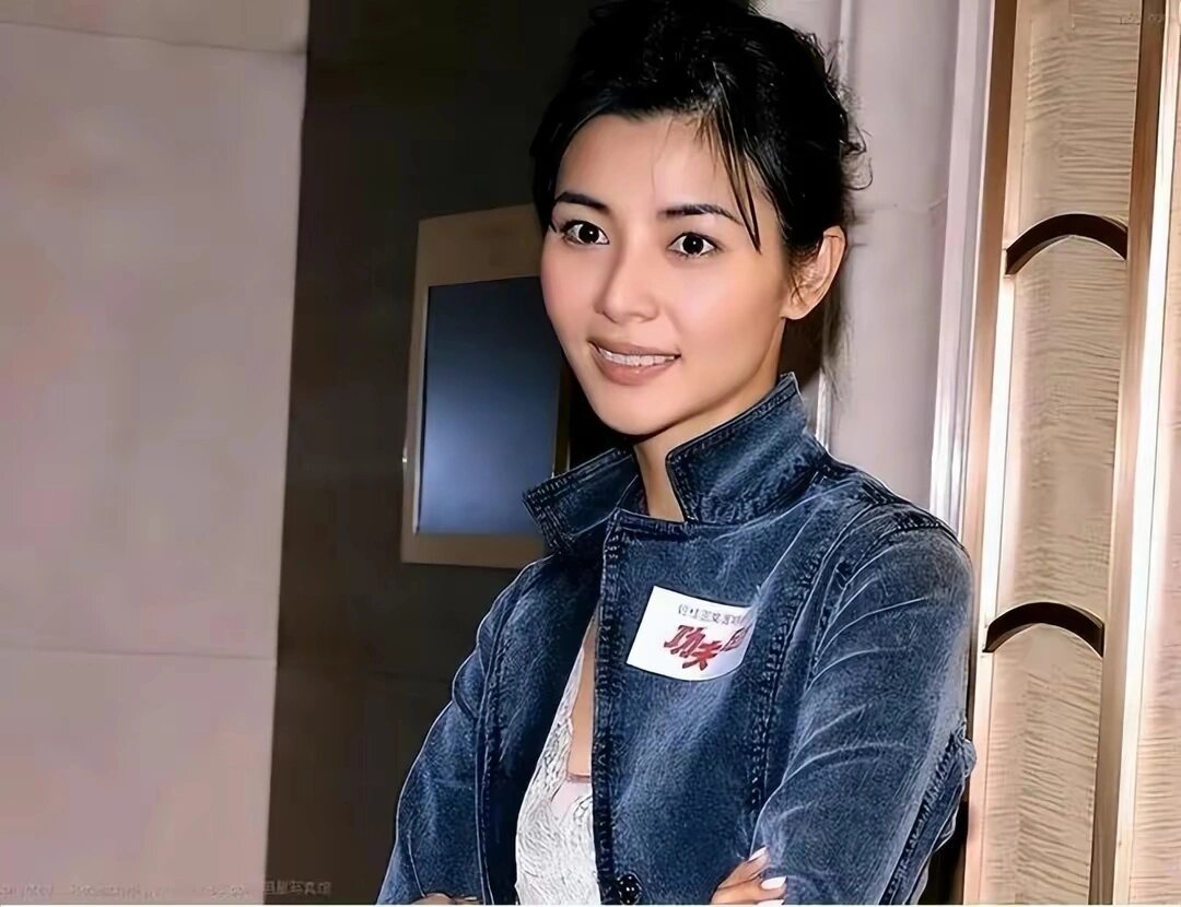 蒙嘉慧：从三级片影星到幸福人生