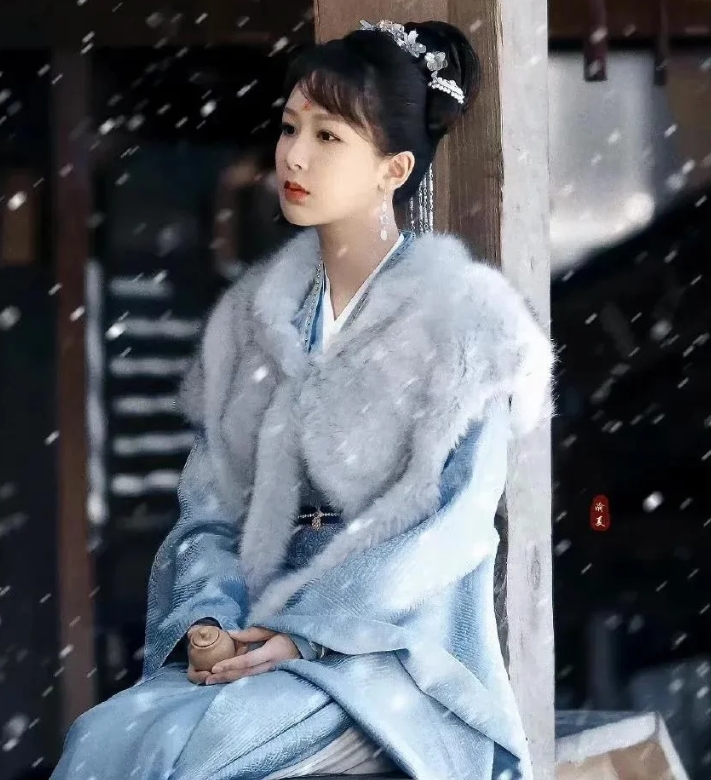 杨紫生命之花绚烂绽放，红到紫的璀璨之旅