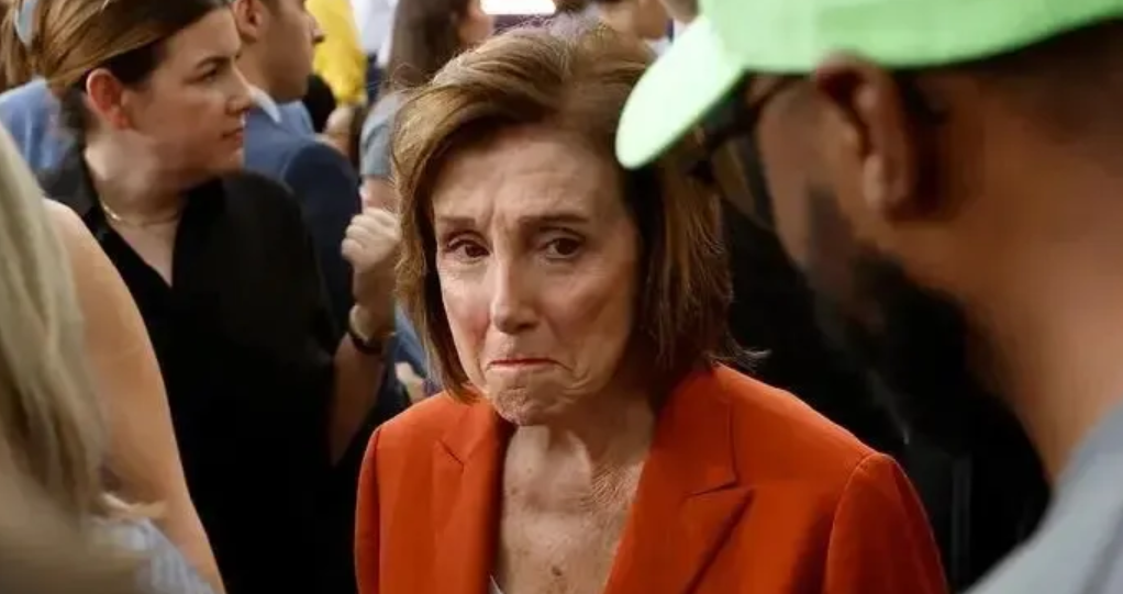 川普胜选，佩洛西哭了

1. 佩洛西这一哭，是因为钱打了水漂，还是怕被清算？哎，
