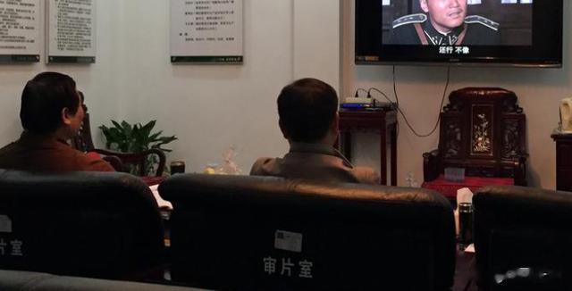 同样演“大姐大”,把雪迷宫练练和狂飙高叶放一起看,差距出来了(雪地迷宫)-第22张图片-九妖电影 同样演“大姐大”,把雪迷宫练练和狂飙高叶放一起看,差距出来了(雪地迷宫)-第22张图片-九妖电影