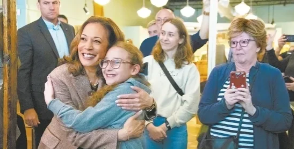 “不同风格的碰撞”，特朗普哈里斯迎来关键一战。美国的这场总统竞选，我买特朗普赢。