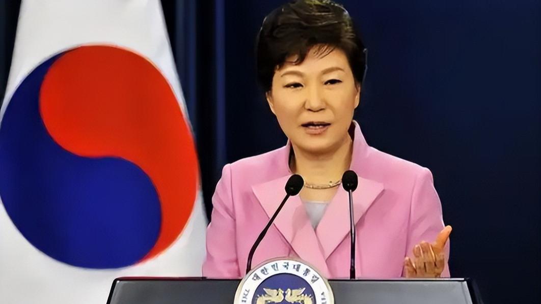 难怪朴槿惠终身未婚，原来她心中的理想标准，竟是一位“中国人”