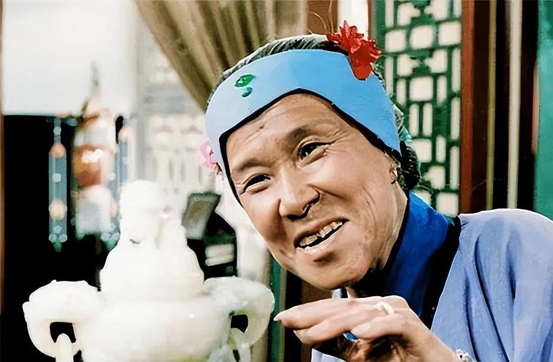 沙玉华，一级话剧演员，在《红楼梦》剧组选角时穿着非常朴素就去了。有个副导演瞥了她