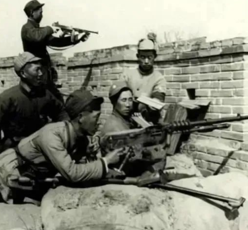 1939年，大地主宗子敬将多名八路军接到家中休养，谁料八路军还没待一会，日军就围