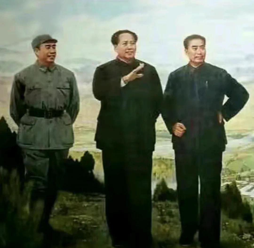 毛主席说:
“统一战线，
武装斗争，
党的建设，
是中国共产党在中国革命中战胜敌