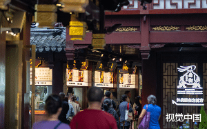 暗恋了裴万三年，他各方面出众，可是走近才知道他有多烂。