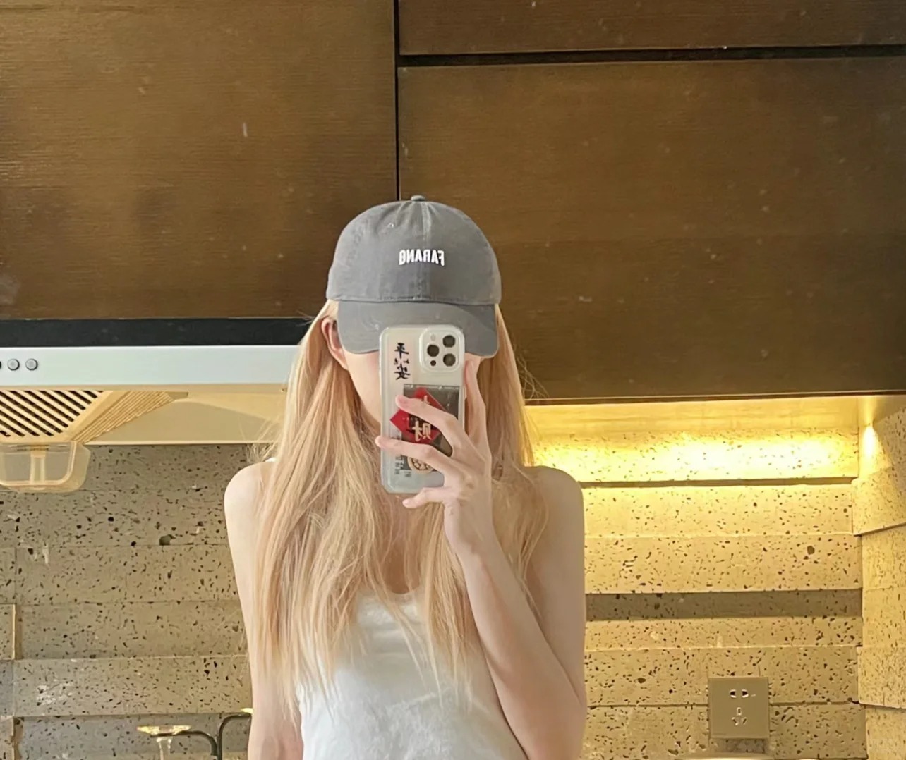 被疯狂种草了白金色
有没有姐妹们染过的，好不好呀到底