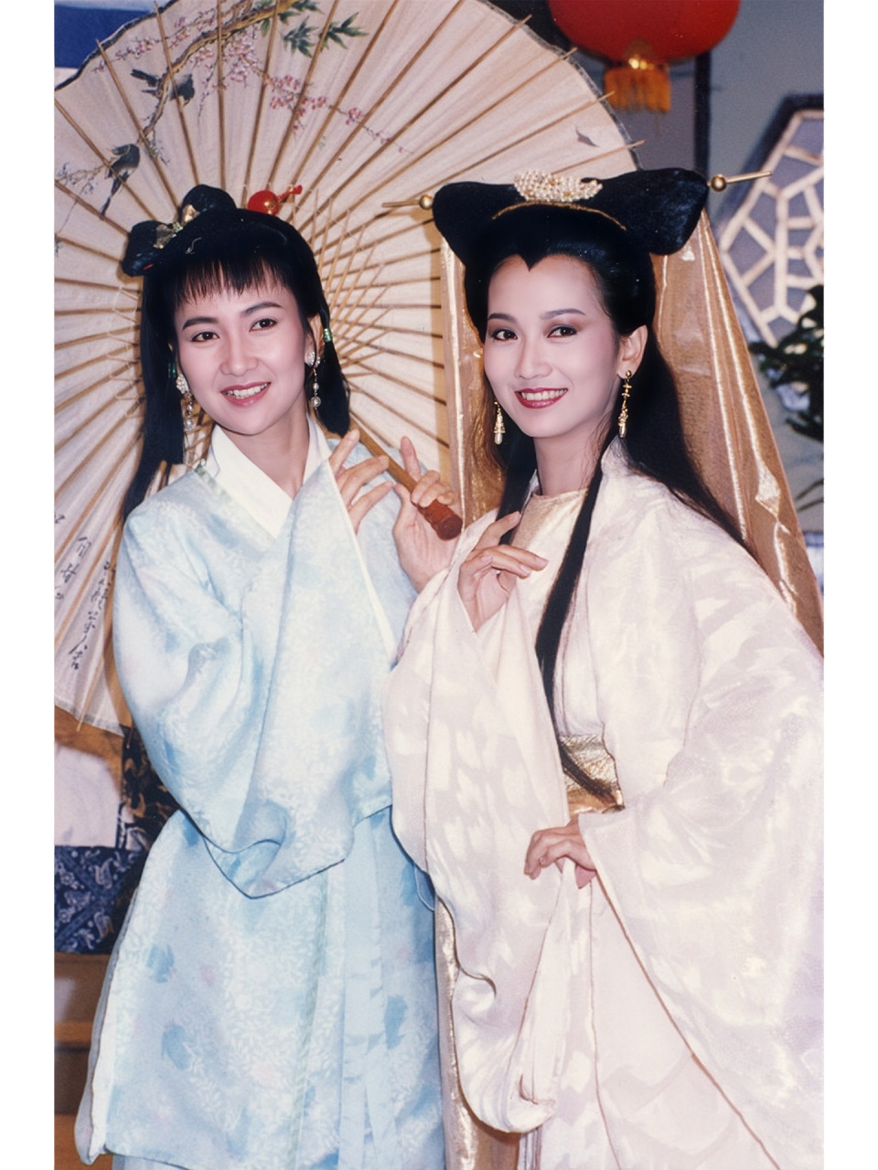 《新白娘子传奇》筹拍时，导演想找个女扮男装的演员来演“许仙”，找了林青霞，没想到