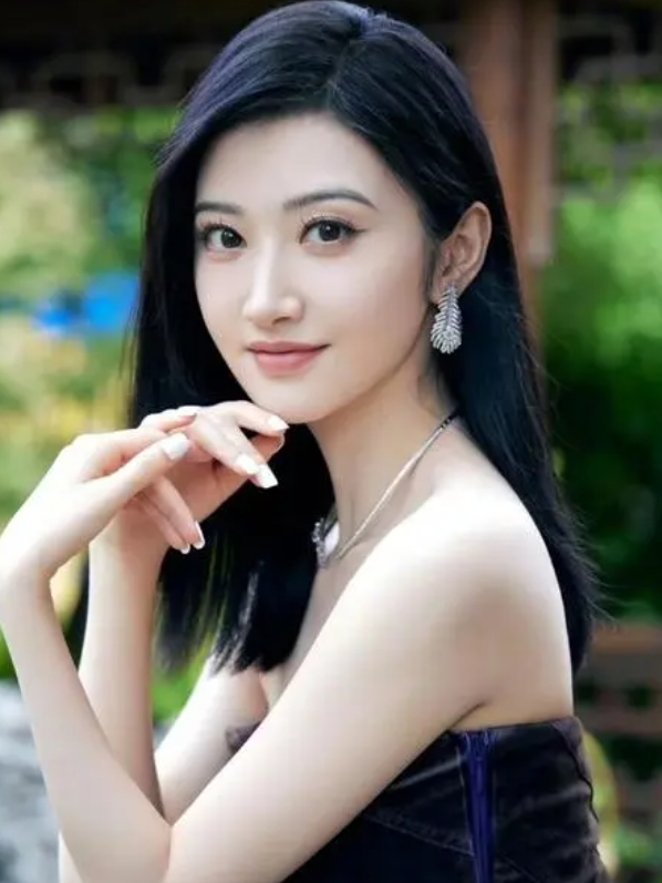 景甜:用努力与真诚打破不实的传闻