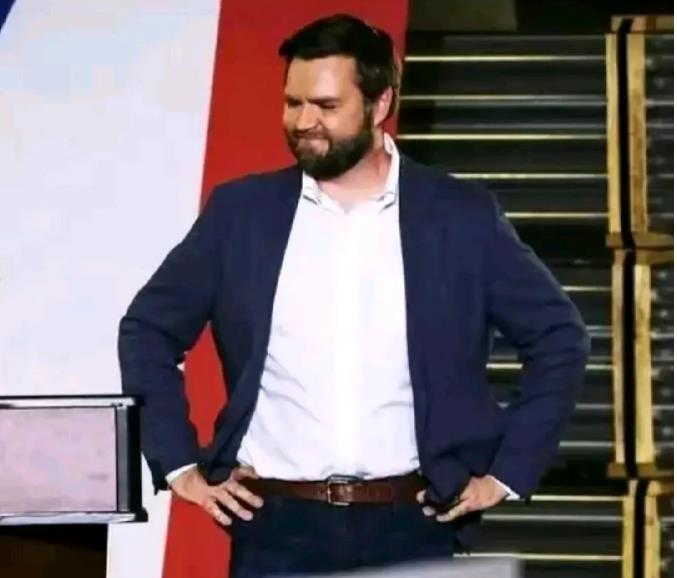 突发重大消息！
万斯彻底完了！！

自从万斯被共和党提名当副总统候选人之后，他的