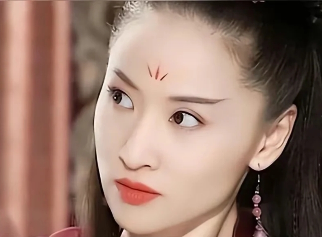 张艺谋的白月光，沦为情妇