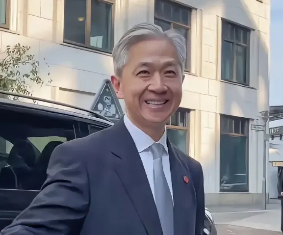 外交部发言人突发变动，在外交系统工作31年，汪文斌走上新岗位！据多家权威媒体6月