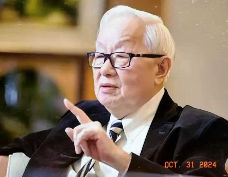 美媒带着讥讽的口吻说道：“别白费力气了，中国的清华北大每年可是培养出成千上万的大