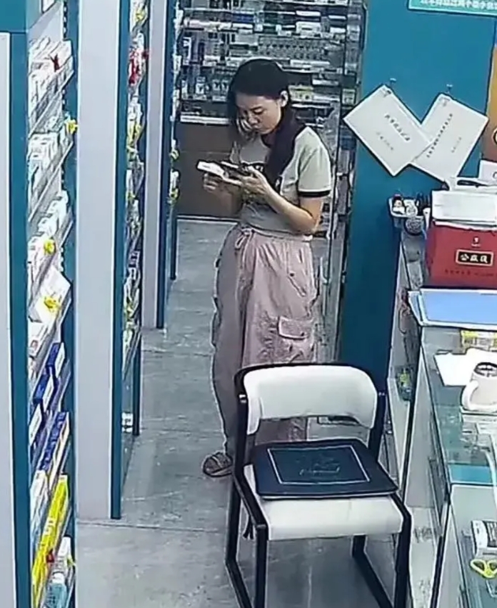 人不可貌相！8月4日，陕西一位网友发视频称，一名女子在下班时段进门买药，直接忽略