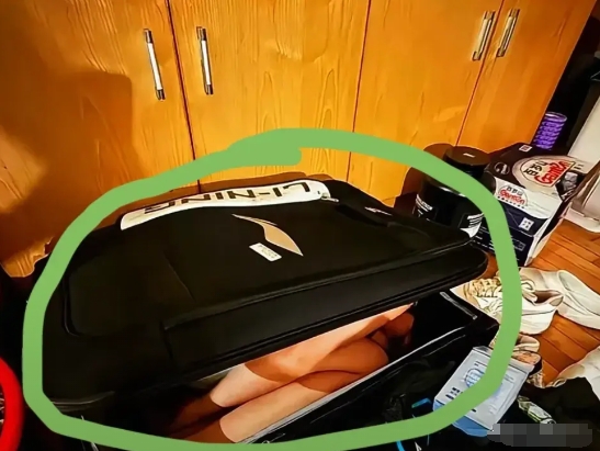 中国男子篮球运动员把女朋友装进行李箱带到宿舍，说是通宵一整晚在“补课写作业”。