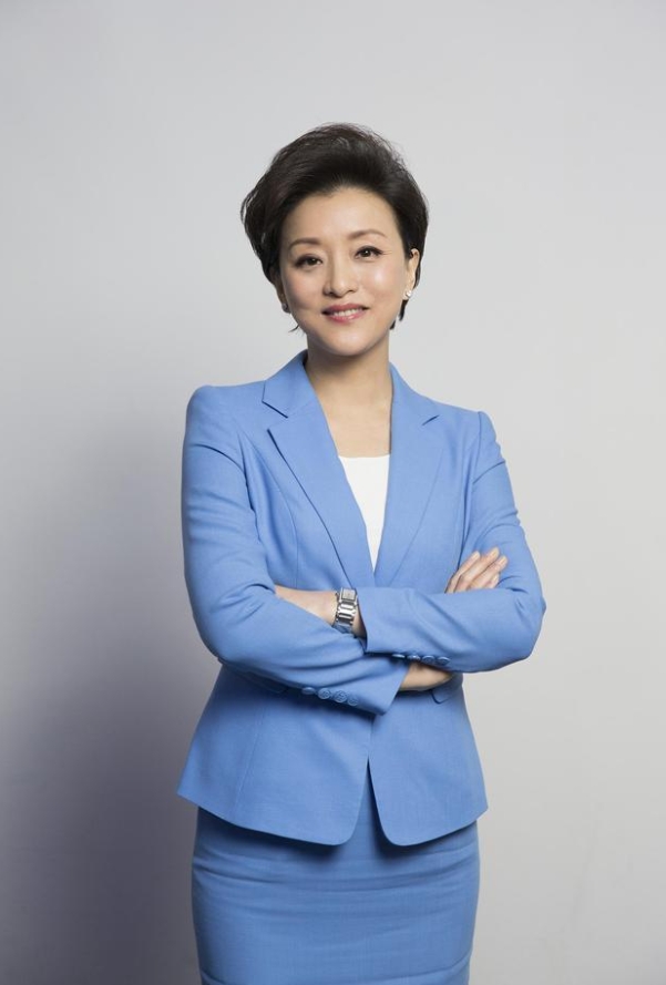 杨澜嫁给吴征不是爱情，这3点才是真相。

1. 吴征是她事业的最佳合伙人。央视美