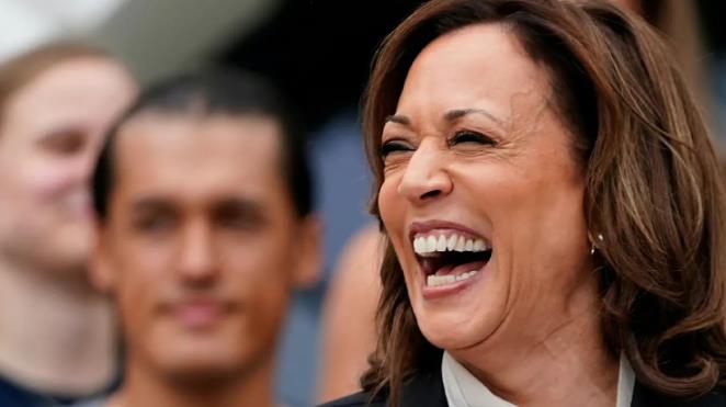 大递表示：我们将全力支持哈里斯，她的笑声如此富有感染力，这表明她表现很好。此前我