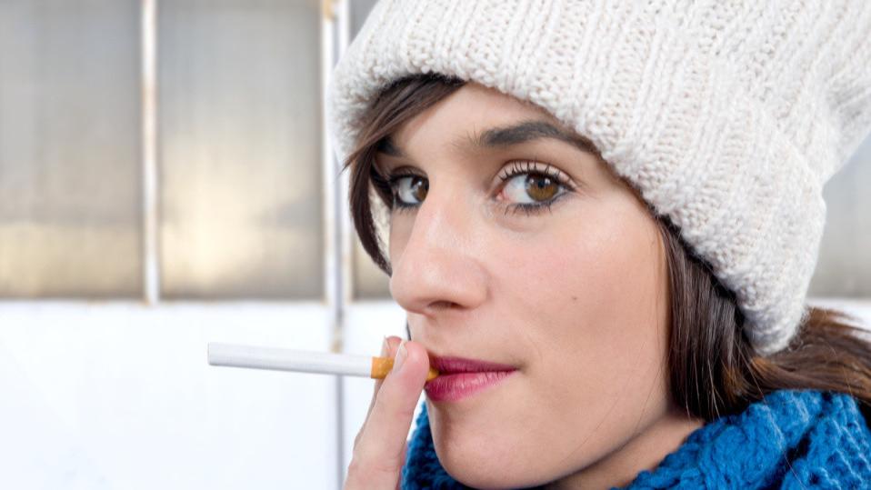 建议长期吸烟的人，养成这6个习惯，或能降低烟草对身体的侵害