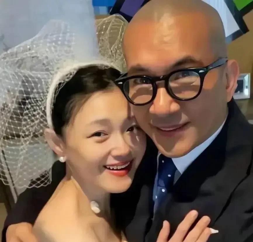 大S病发第一画面曝光，嘴唇发紫表情十分痛苦，具俊晔却异常淡定，这事儿真是让人唏嘘