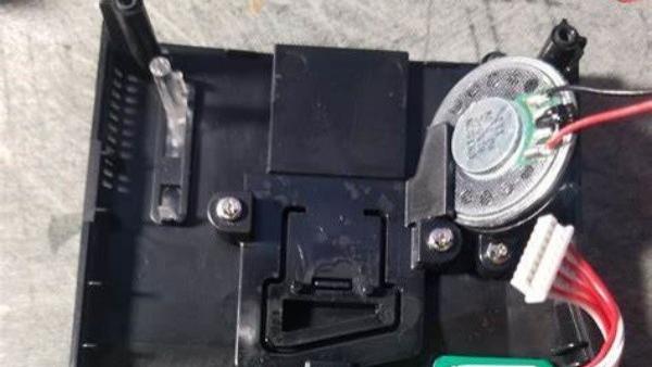 Uniden友利电电子狗R8W R4W漏报乱叫，是真还是假的 要注意日本没有这个品牌