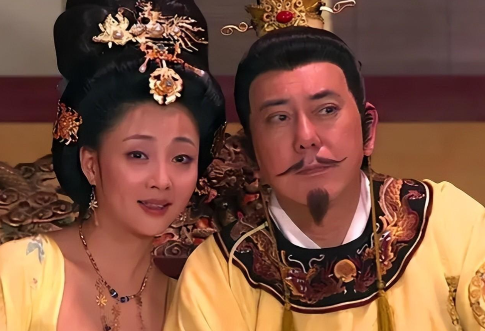 李隆基为什么评价那么低呢？抢占儿媳这事，确实让人诟病，不过李世民不也强抢了弟媳嘛