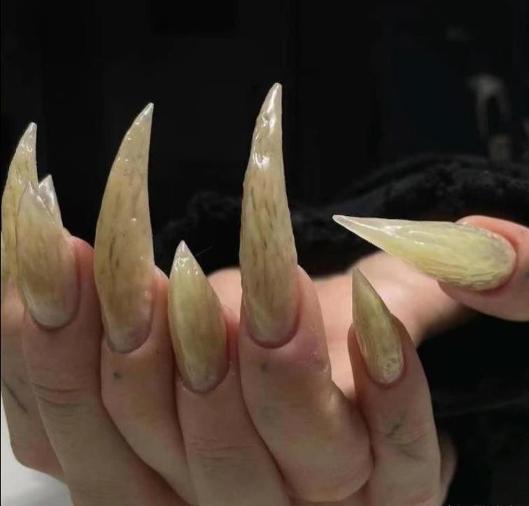 媳妇花了大几百做的美甲，说以后都不做家务活了，我感觉他是不是对美甲有什么误解