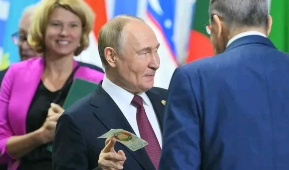 美国这下要慌了！
俄罗斯方面的消息说，普京在金砖国家峰会上，向大家展示了金砖国家