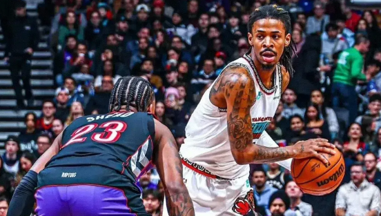 19号大清早NBA再传来两条新消息。


第一条:  普尔当年被追梦格林挥拳的真