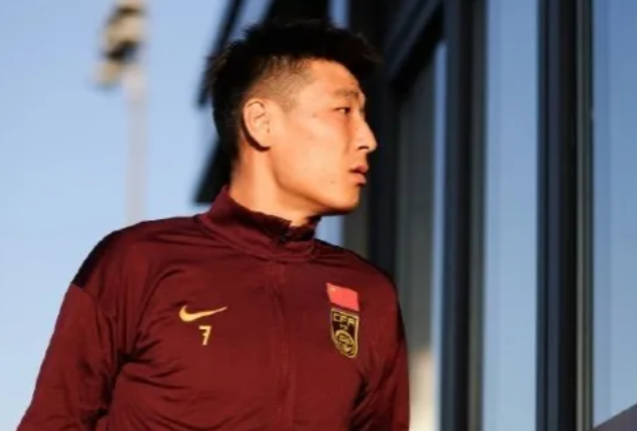 武磊缺席国足生死战，黄健翔有感而发，说的都是心里话

再没有中场传球能力的情况下