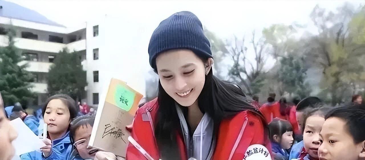 毛阿敏19岁的女儿是我们熟悉的她！太美了