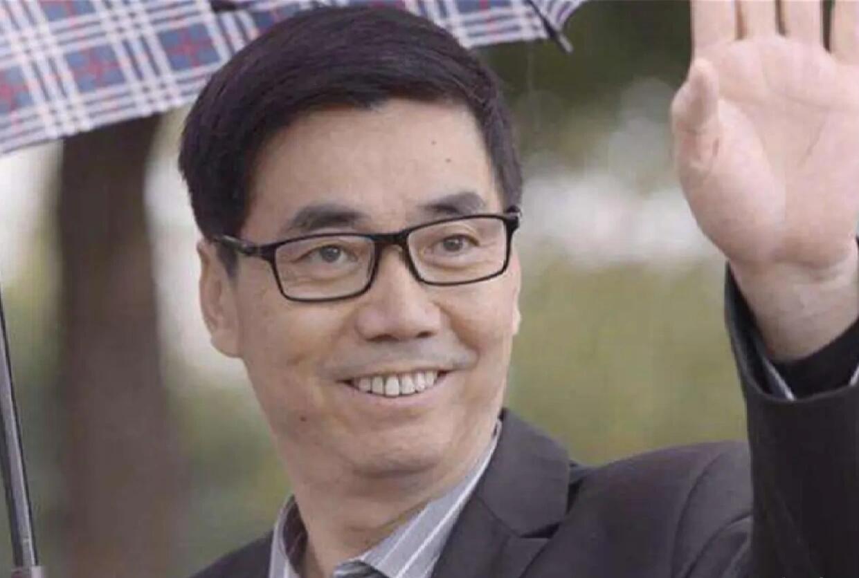 拿继子当亲生儿子，如今继子成国家骄傲