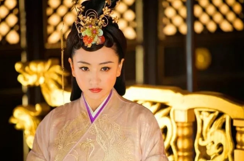 1083年，耶律乙辛叛逃宋朝，在边境被辽军抓回。辽道宗耶律洪基暗道：“你小子真是