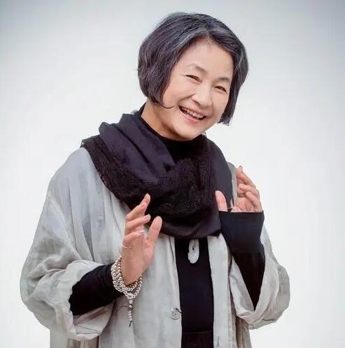 郑佩佩演绎花木兰的最后风采