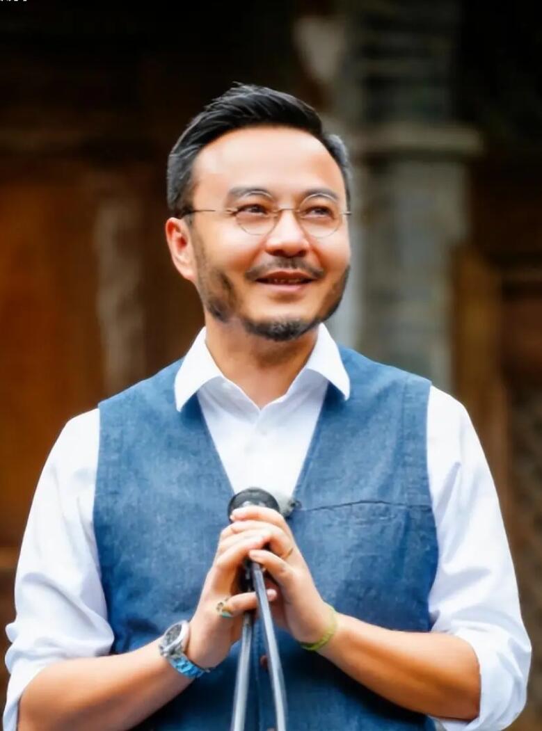 汪涵容颜变迁，背后究竟隐藏着什么？