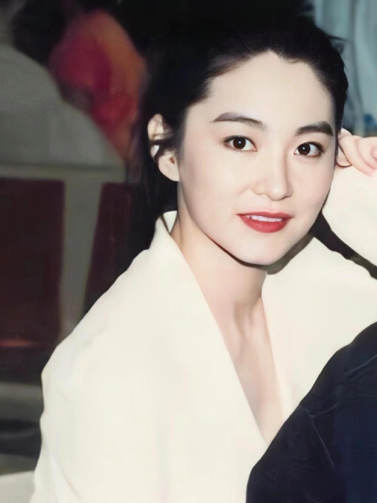 林青霞应该不止我被她迷住了吧