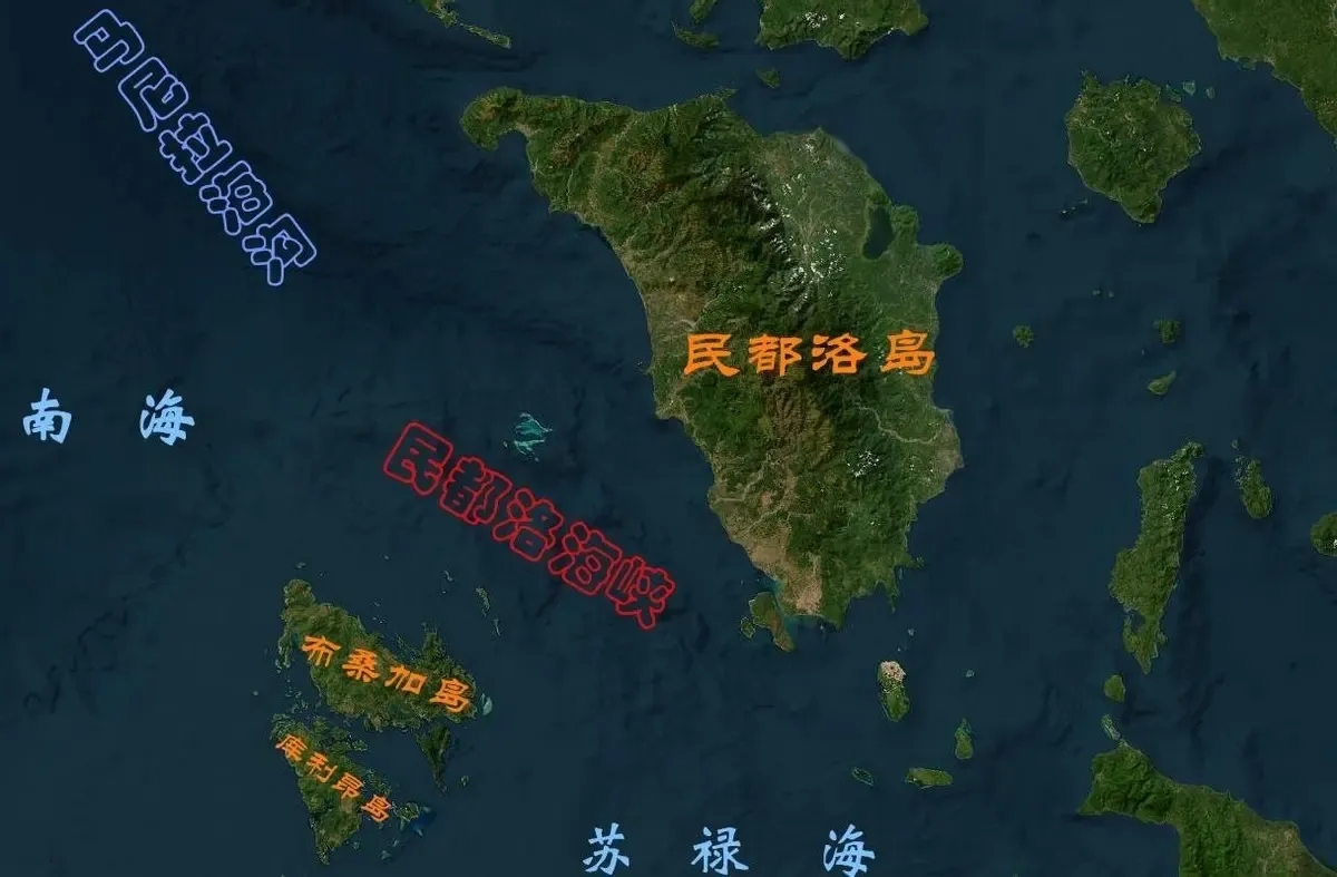 俄罗斯潜艇在菲律宾附近浮出水面