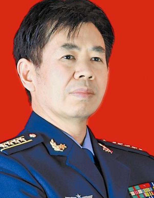 “大校，上甘岭英雄事迹都是虚构的，不是真相！”2009年，被誉为“鹰派”的戴旭在