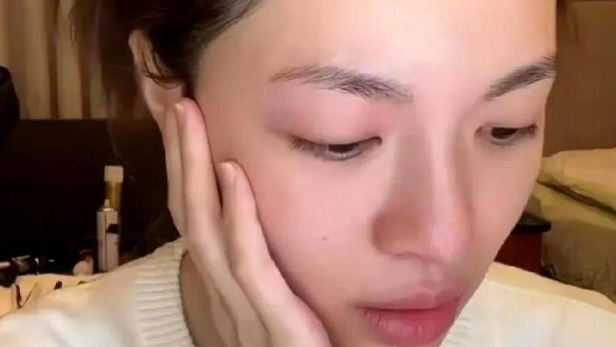 钟楚曦的素颜好治容貌焦虑，原来女明星的真容这么普通