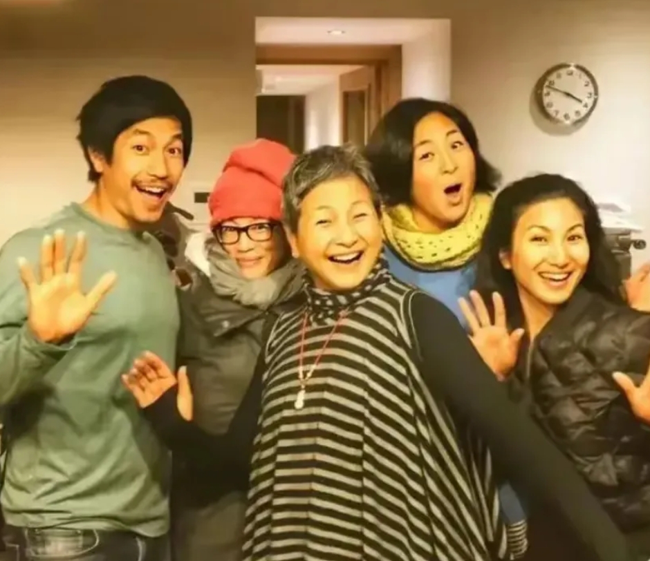 “武侠影后”郑佩佩去世
郑佩佩疾病、衰老、离异、独身、囊中羞涩全占了，只要这些发