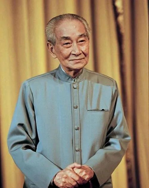 南怀瑾这10句话让人大彻大悟！
1.?第一句：“生命，只在被欲望迷乱了的人心中，
