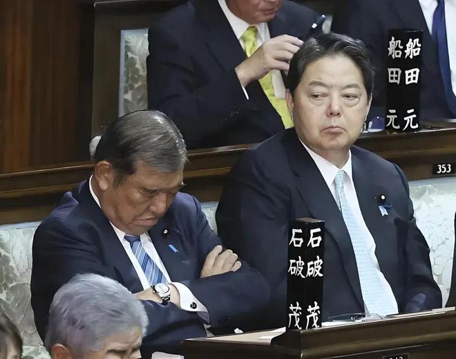 日本首相躺平的资本，是中国给的