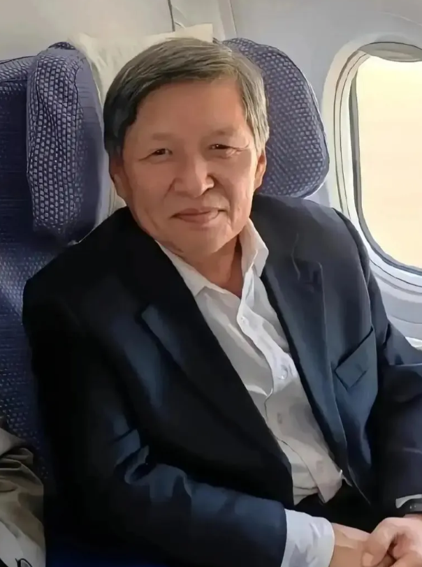 格力电器董事长董明珠宣称800亿跨界造车，历经9年仍未成功；
乐视创始人贾跃亭宣