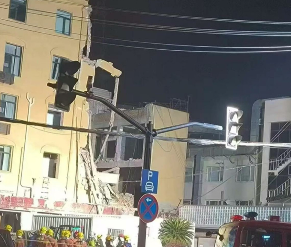 上海一酒店深夜坍塌，伤亡情况曝光，原因被扒，大量隐情首次披露