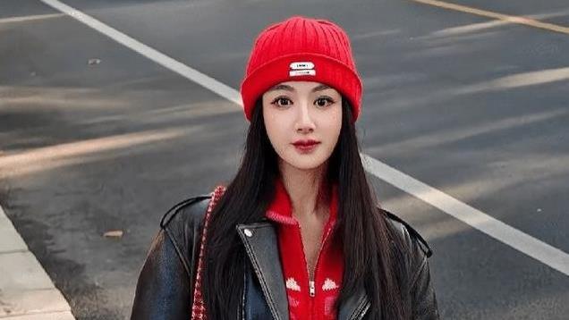 39岁薇娅近照曝光，脸又小又瘦，还神似赵丽颖，网友直言认不出